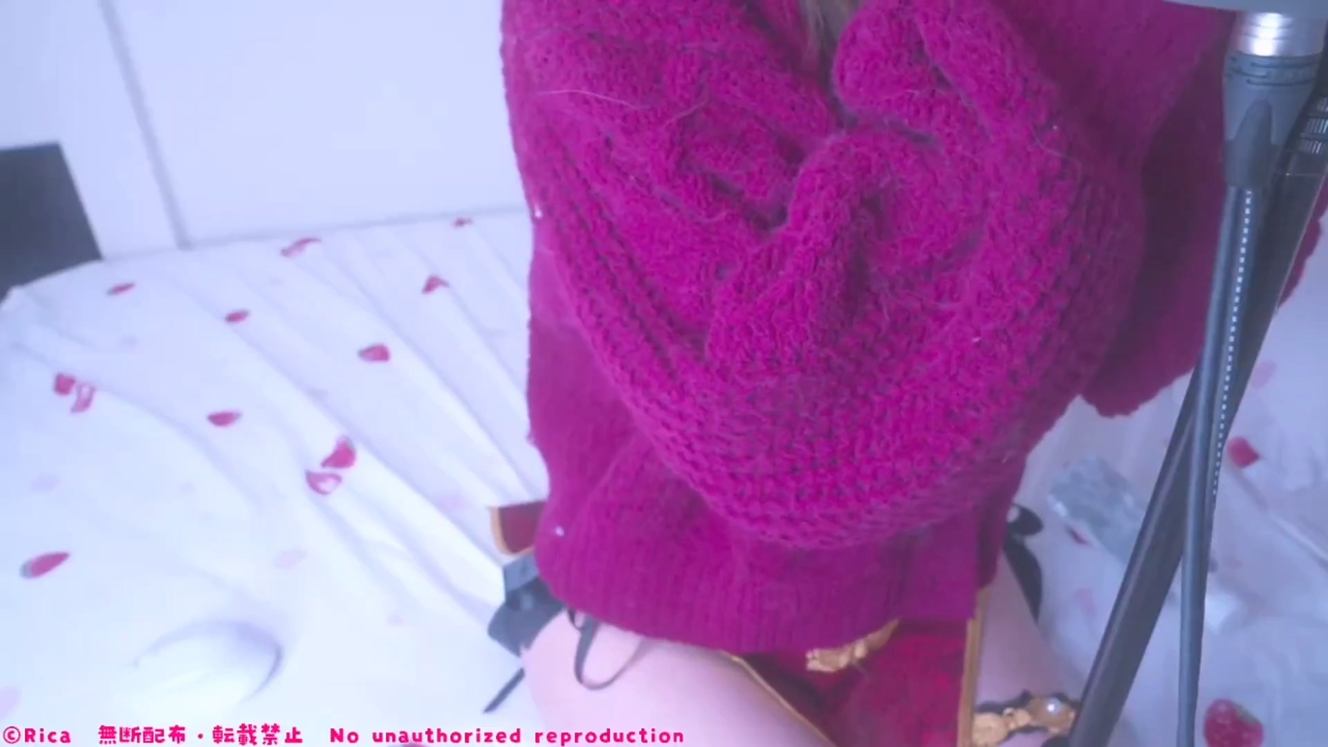 利香 露脐无袖中国服装 心跳紧贴舔耳朵 2.2GB